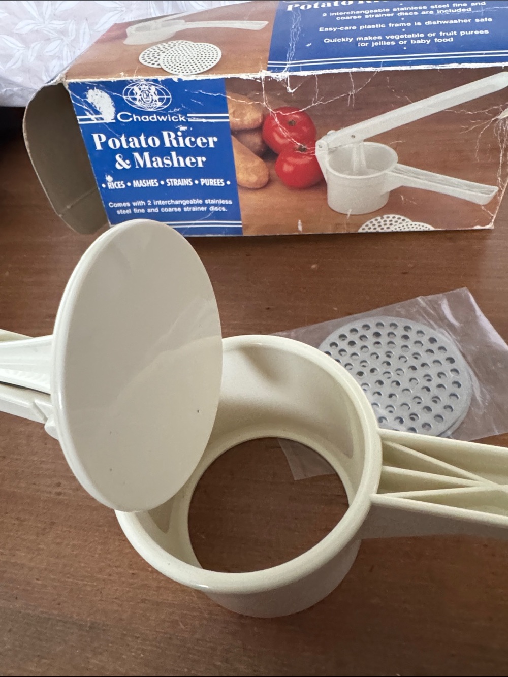 Chadwicks Potato Ricer & Masher - Cream - Picture 4 of 4